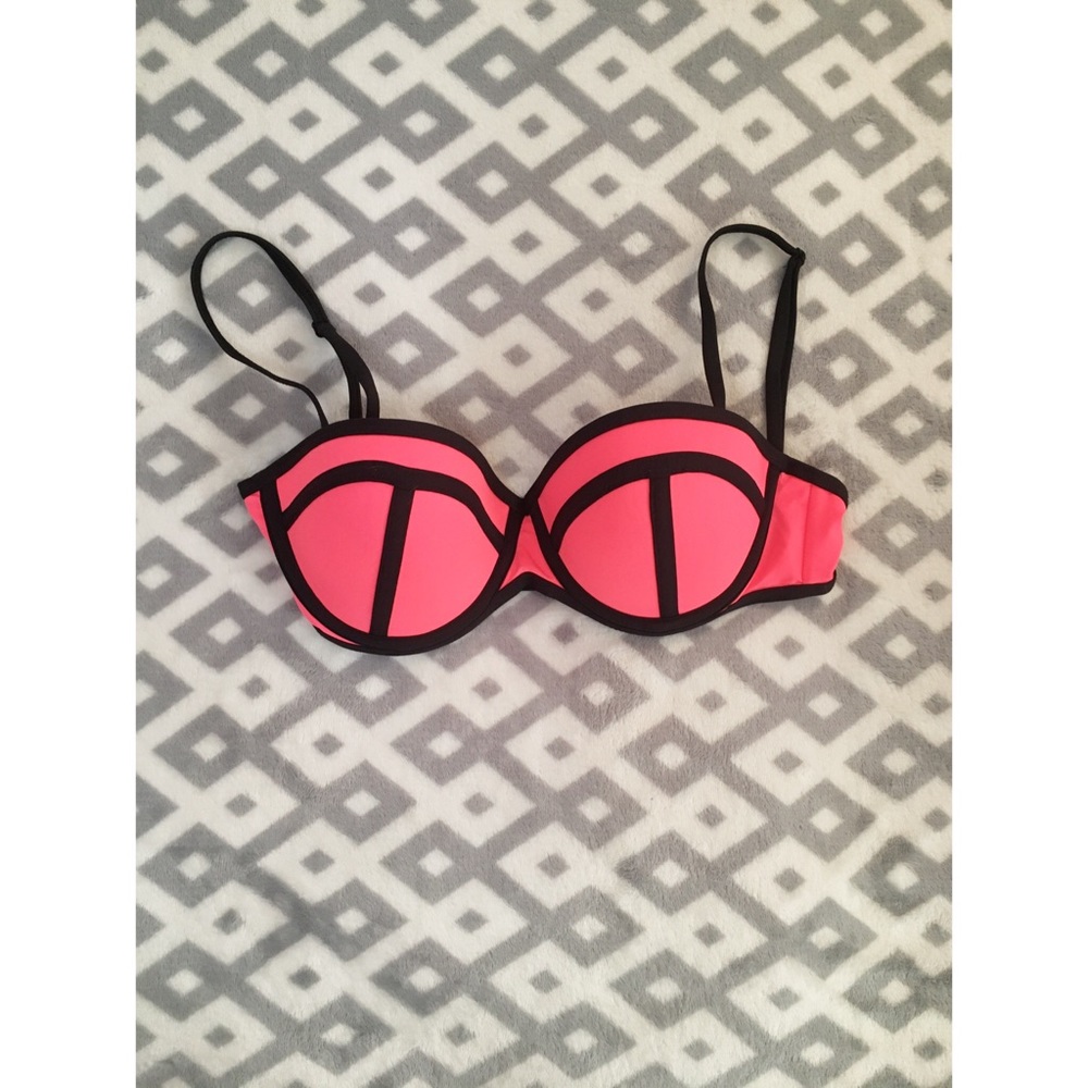 Triangles Bikini Top - Picture 2 of 3